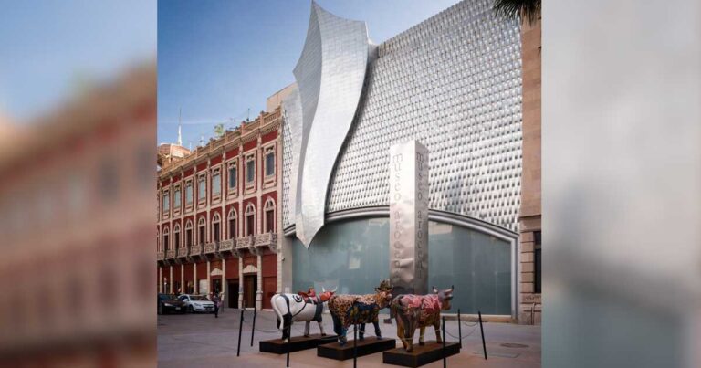 Fachada del Museo Arocena.