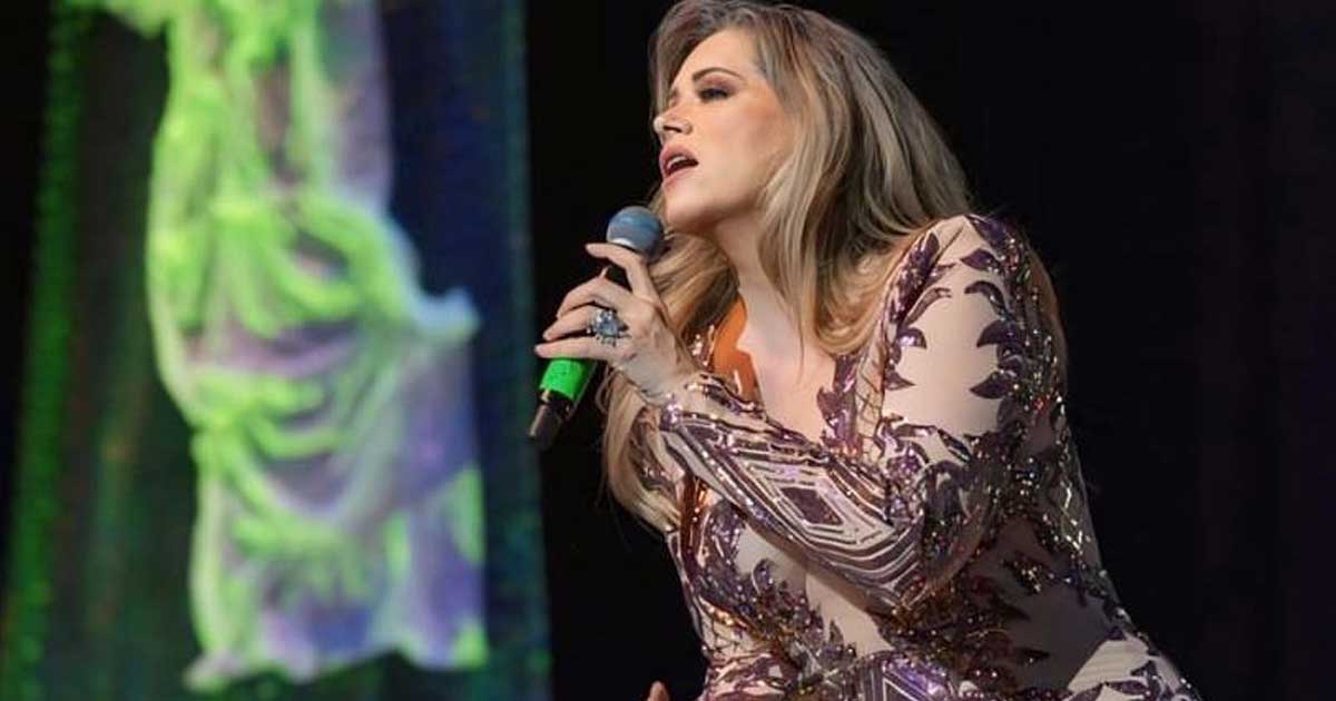 Aranza cantando.