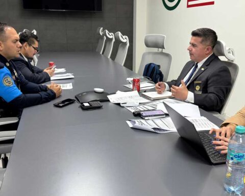 Reunión on auditores.