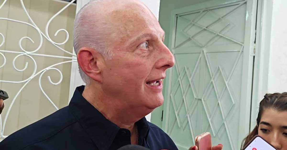 Alcalde Román Cepeda entrevistado por los medios