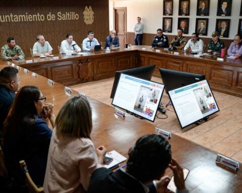Javier Díaz en reunión de seguridad.