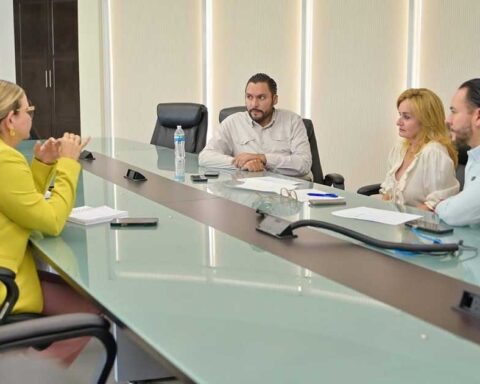 Reunión del alcalde Carlos Villarreal.