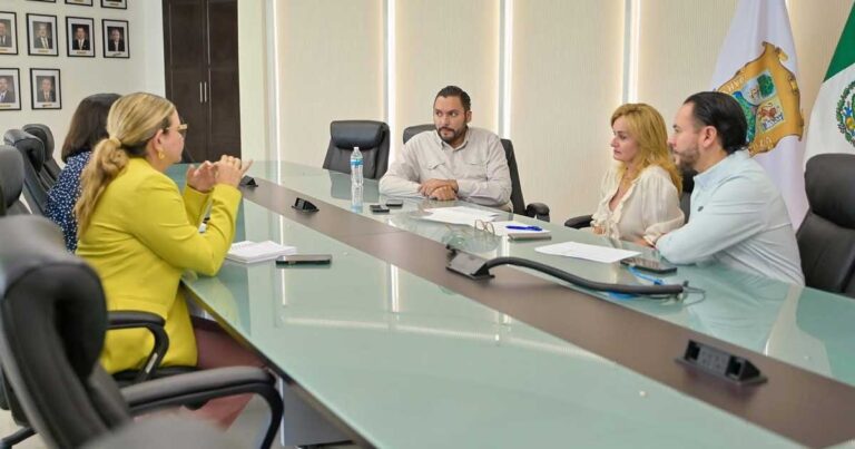 Reunión del alcalde Carlos Villarreal.