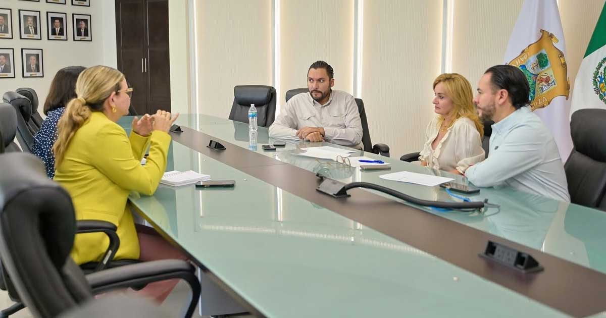 Reunión del alcalde Carlos Villarreal.