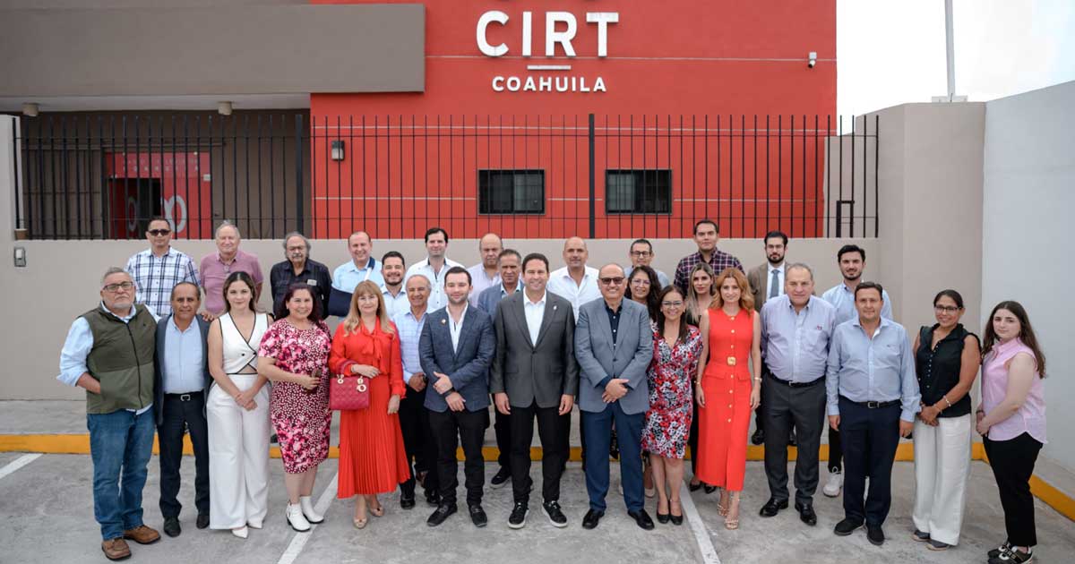 Alcalde Javier Díaz con miembros de la CIRT Coahuila.