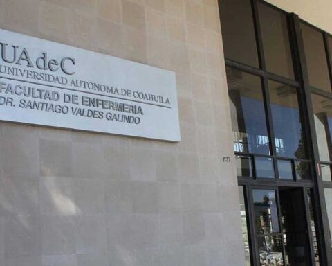 Fachada de la Facultad de Enfermería de la UAdeC.