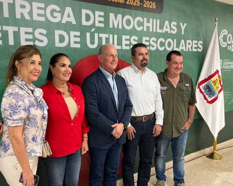 Alcalde de Torreón Román Cepeda y otros funcionarios.