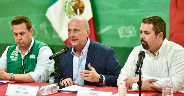 Alcalde de Torreón Román Cepeda en conferencia de prensa.
