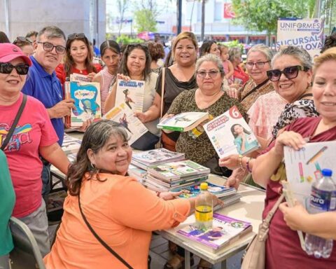 Mujeres con libros