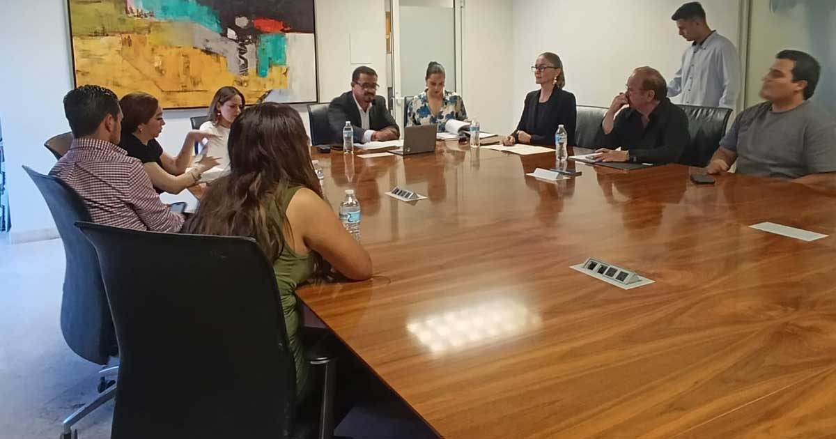 Reunión de los regidores de la Comisión de Contraloría y Desarrollo Institucional.