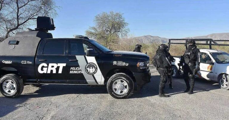 Patrulla y agentes del Grupo Reacción Torreón.