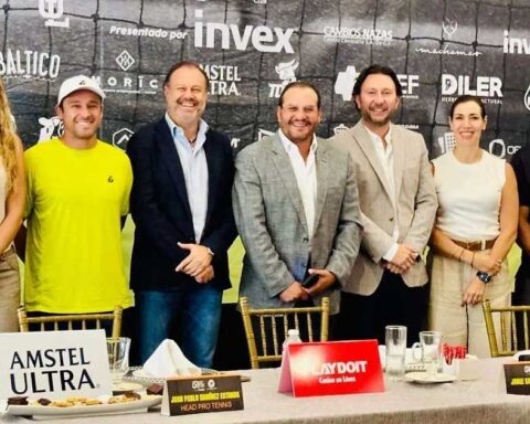 Miembros del Campestre Torreón en conferencia de prensa.