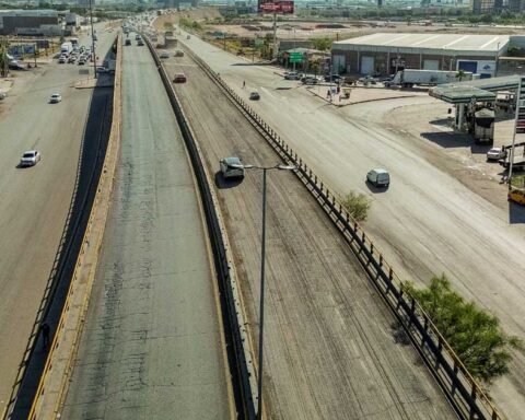 Vista aérea del puente del Periférico de Torreón.