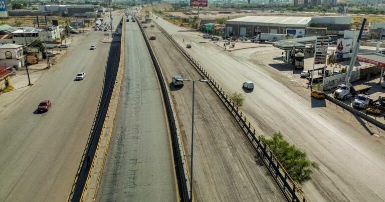 Vista aérea del puente del Periférico de Torreón.