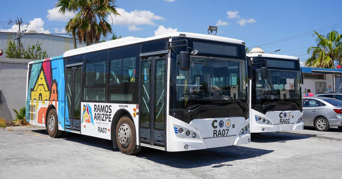 Unidades de transporte para la ruta estudiantil en Ramos Arizpe.