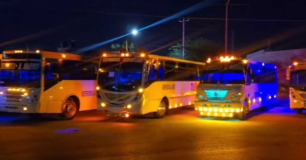 Autobuses para incorporarse al transporte público de Torreón.