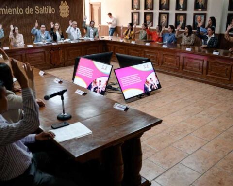 Asistentes a la segunda sesión del Consejo Ciudadano para la Inclusión en Saltillo.