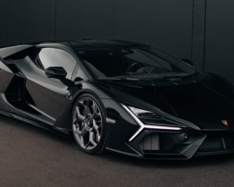 Lamborghini Revuelto 2025