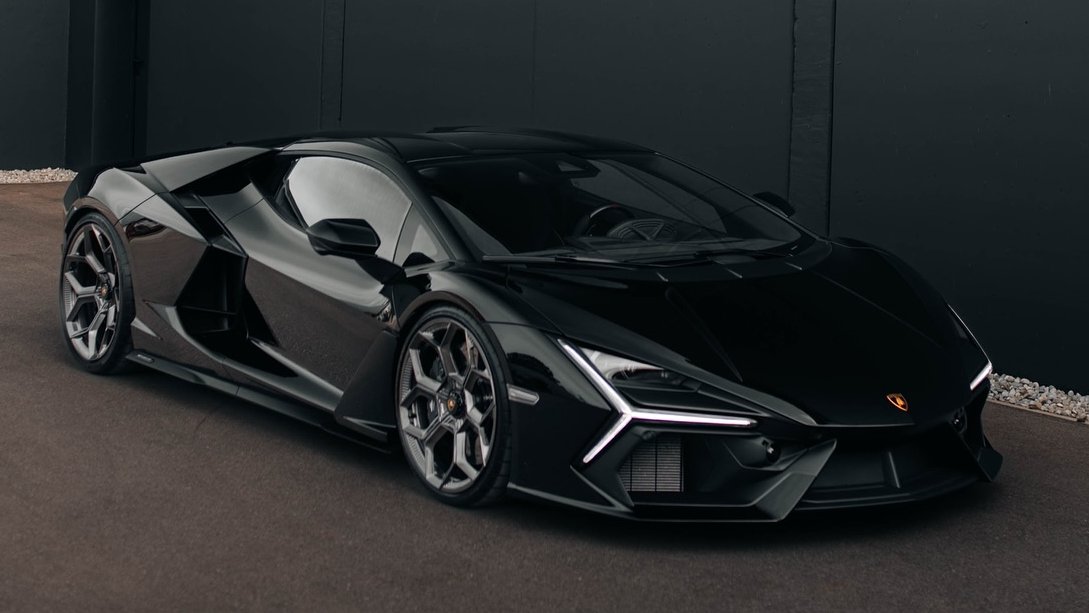 Lamborghini Revuelto 2025