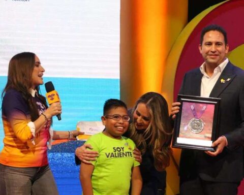 Recibimiento de medalla de inclusion
