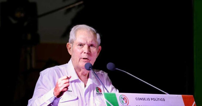 Carlos Robles Loustanau, líder estatal del PRI en Coahuila.