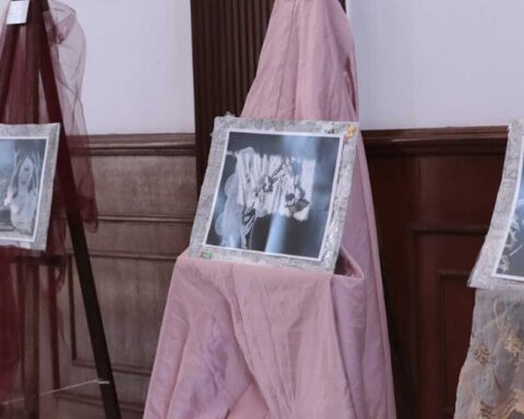 Obras de la exposición en el Congreso de Coahuila.