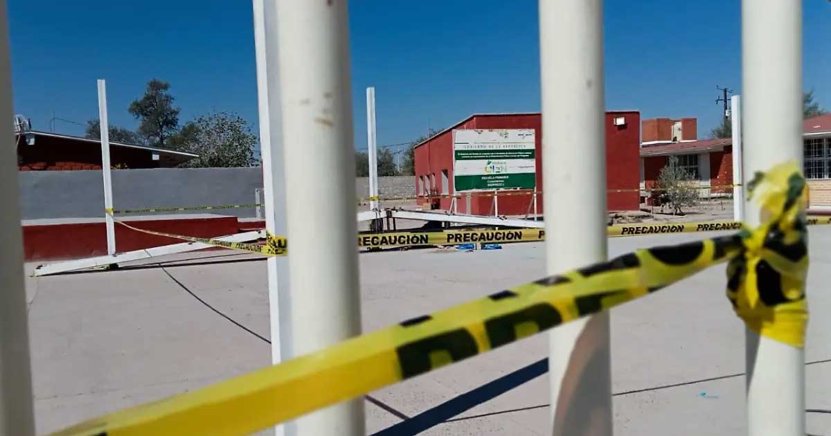 Acordonamiento en escuela de San Pedro donde ocurrió accidente.