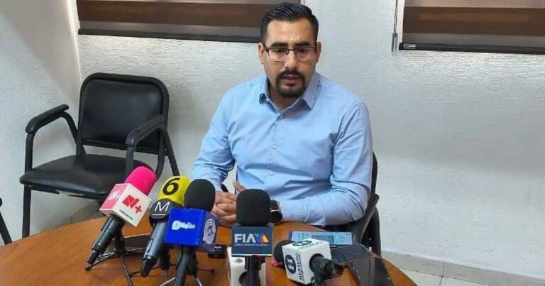 Carlos Rangel, delegado de la FGE Región Laguna, en conferencia de prensa.