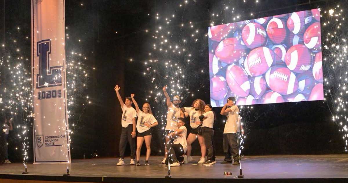 Jóvenes de la UAdeC.