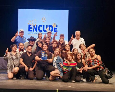 Jóvenes en el ENCUDE 2025.