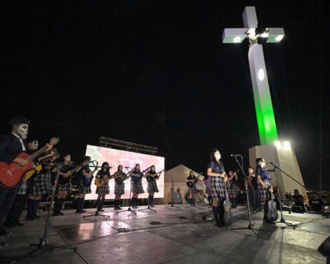 Alumbrada de Día de Muertos en Monclova.