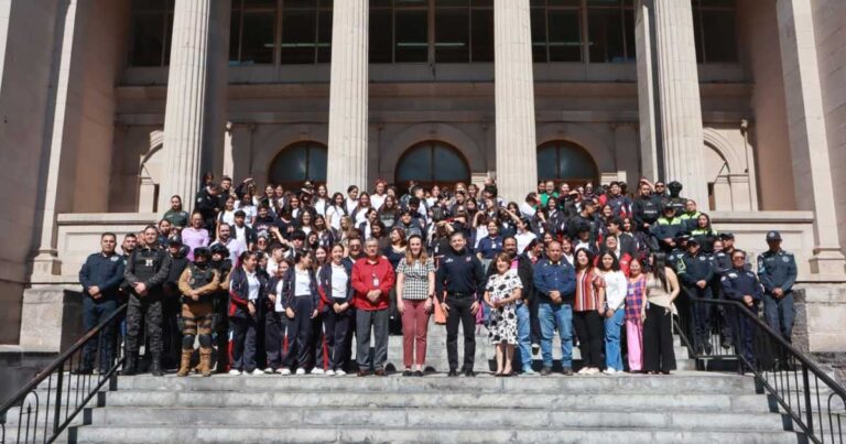 Miembros de la comunidad estudiantil.