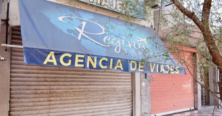 Fachada del exterior de la agencia Regina Travel en Torreón.