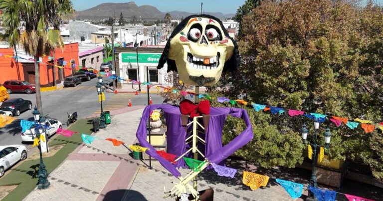 Catrina gigante en Ramos Arizpe.