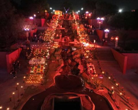 Magno altar en el Parque de las Maravillas.