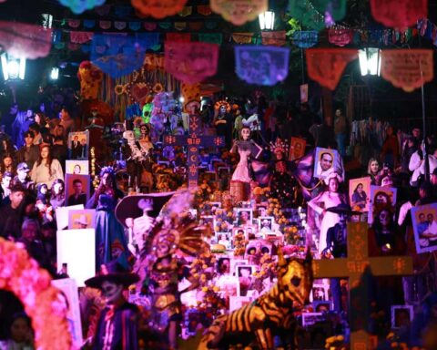 Altar del Festival Ánimas del Desierto en Saltillo.