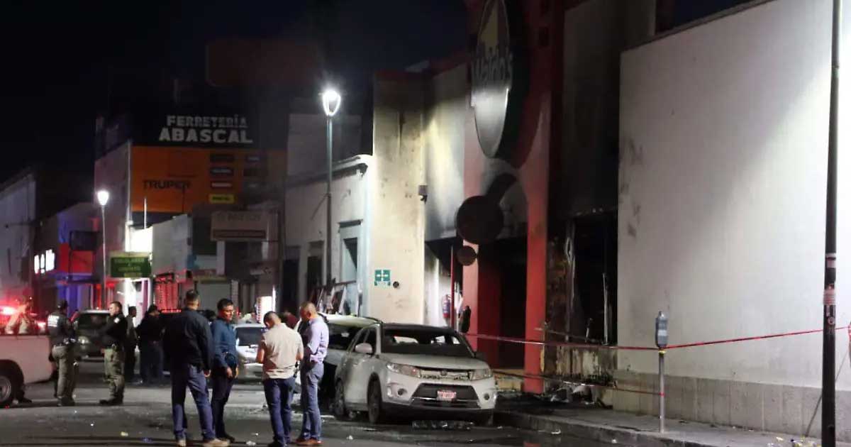 Fachada de la tienda incendiada en Waldos.