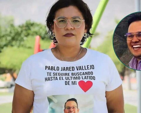 En grande, la madre de Pablo Jared; en un círculo, Pablo Jared.