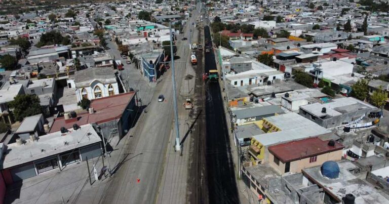 Vista aérea de la repavimentación del bulevar Franciso I. Madero en Saltillo.