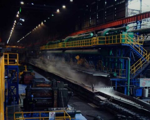 Interior de las instalaciones de AHMSA.