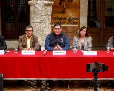 Conferencia de prensa de la UAdeC.