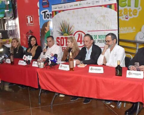 Conferencia de prensa para dar a conocer el Sotol Fest en Torreón.