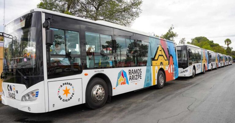Autobús de la Ruta Estudiantil de Ramos Arizpe.