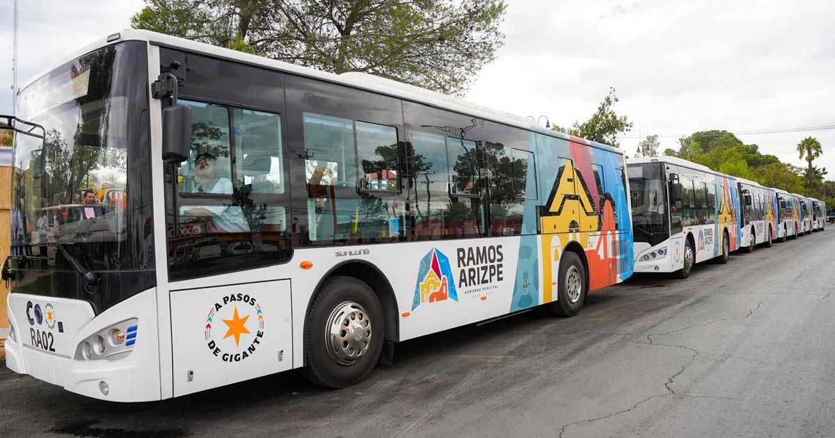 Autobús de la Ruta Estudiantil de Ramos Arizpe.