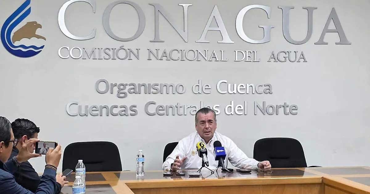 Gabriel Riestra en las oficinas de la Conagua.