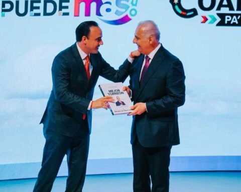 Manolo Jiménez, gobernador de Coahuila, y Román Cepeda, alcalde de Torreón.