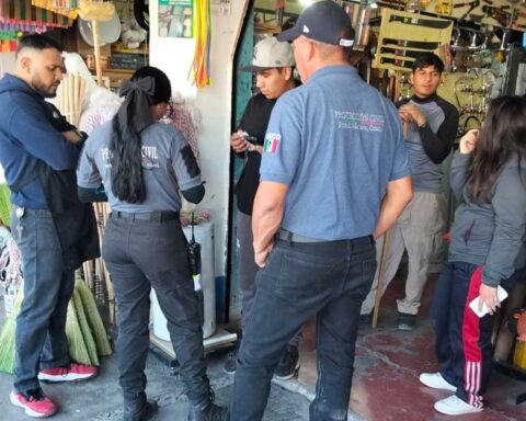 Elementos durante operativo conta pirotecnia en La Laguna.