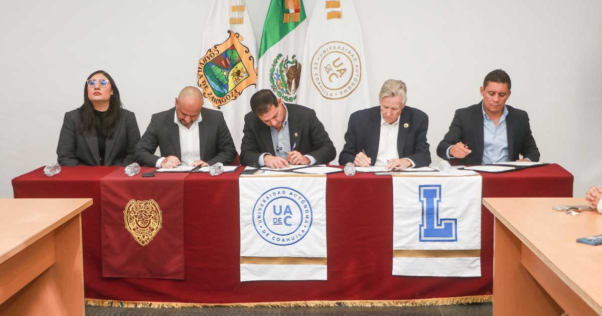 Firma de convenio.