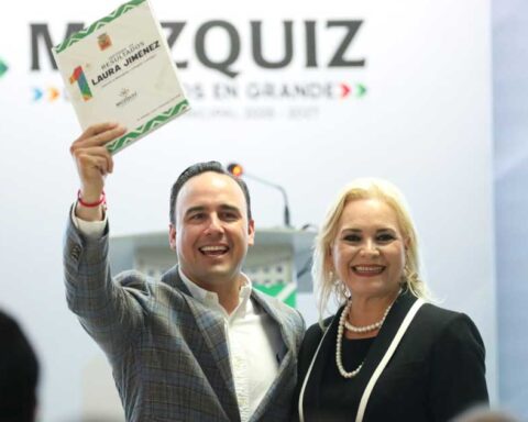 El gobernador de Coahuila con la alcaldesa de Múzquiz Laura Jiménez.