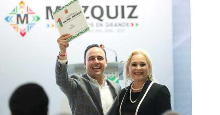 El gobernador de Coahuila con la alcaldesa de Múzquiz Laura Jiménez.